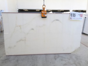 Onice Bianco Puro AG 555 slab 10 314 x 170 x 2 cm (2) (Medium)