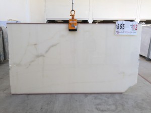 Onice Bianco Puro AG 555 slab 12 314 x 170 x 2 cm (Medium)